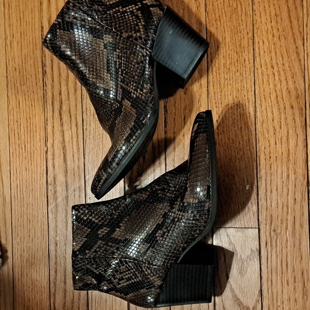 Snake skin booties - Picture 3 of 4